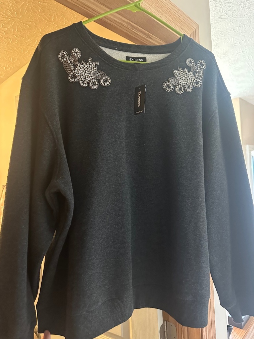 Women’s Express embellished sweatshirt XL new